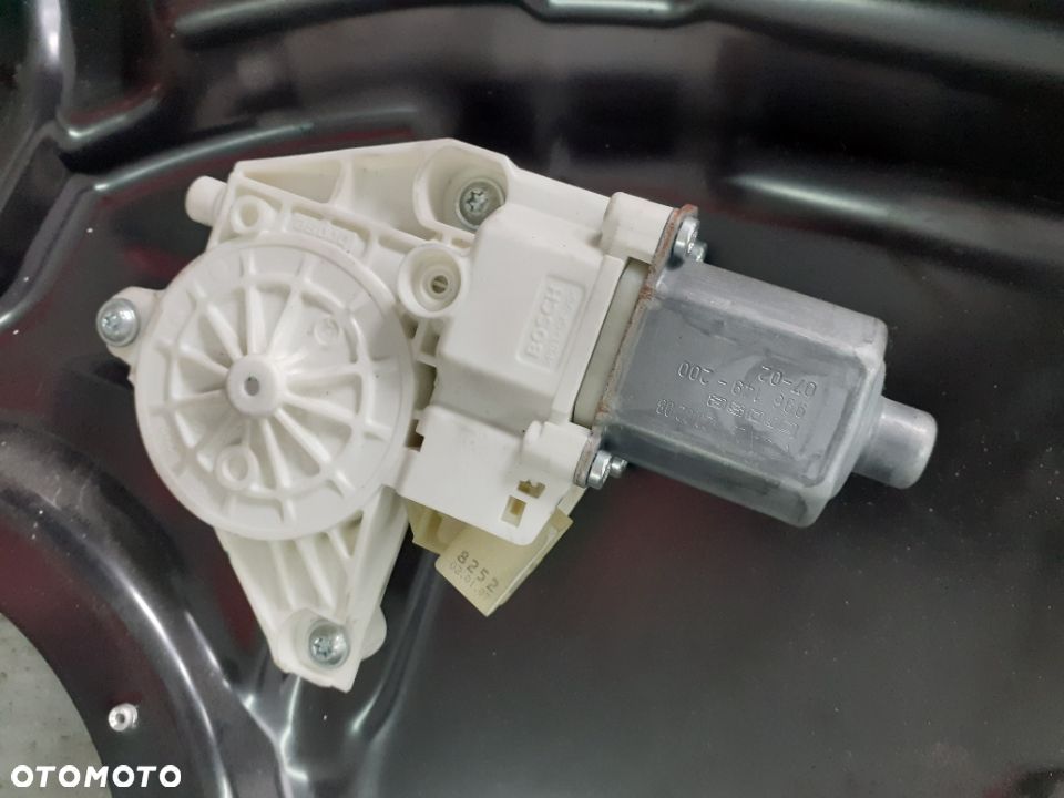 MERCEDES ML W164 PODNOŚNIK SZYBY PRAWY TYŁ EU - 3