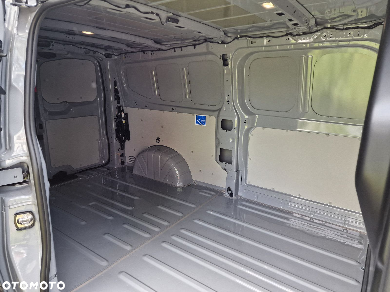 Volkswagen Transporter 2.0 TDI Manual - 9