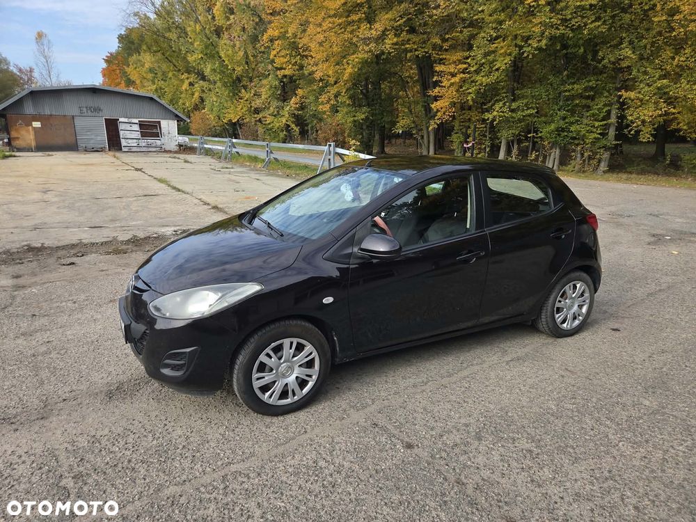 Mazda 2 2011 photo 3