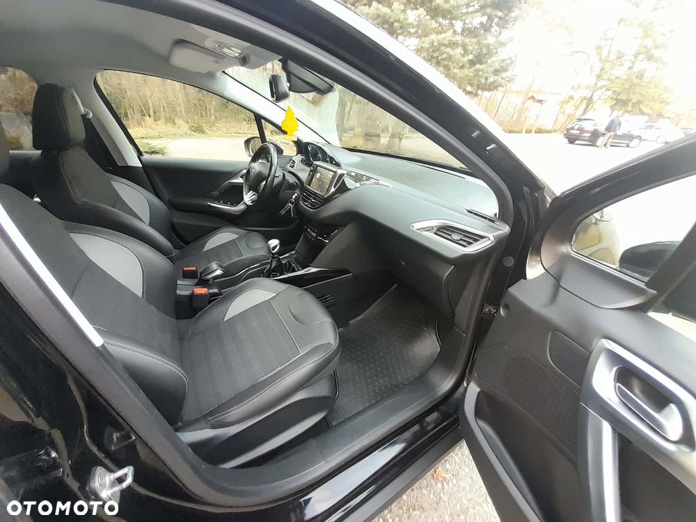 Peugeot 2008 1.5 BlueHDi Allure - 3