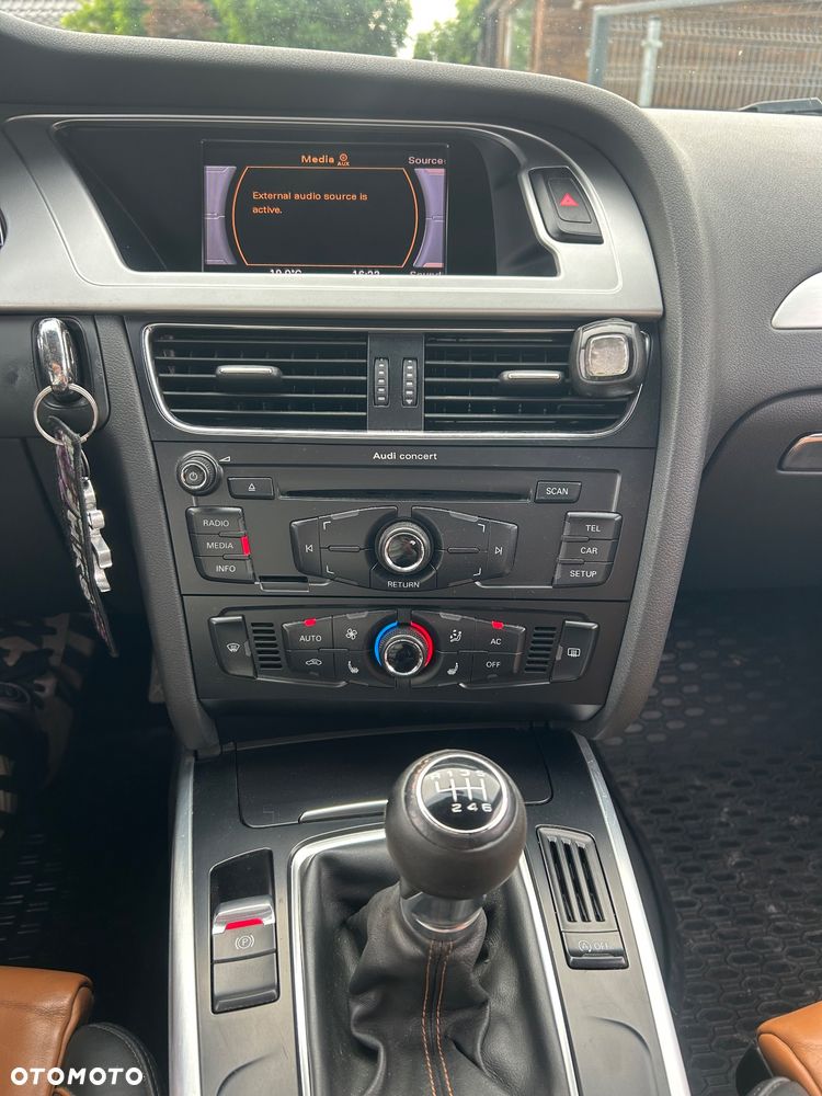 Audi A4 Avant 2.0 TDI DPF quattro S line Sportpaket - 17