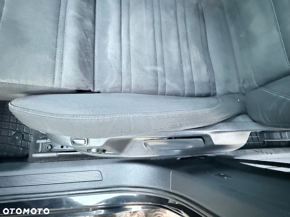 Volkswagen Touran - 24