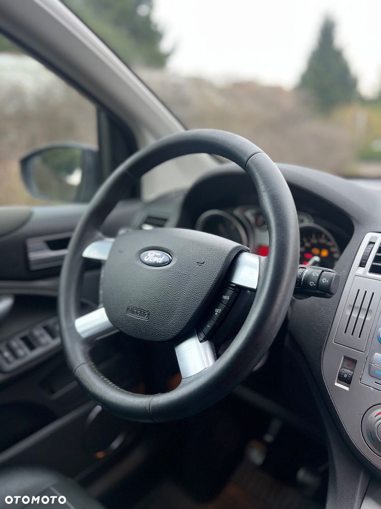 Ford Kuga 2.0 TDCi Titanium - 25