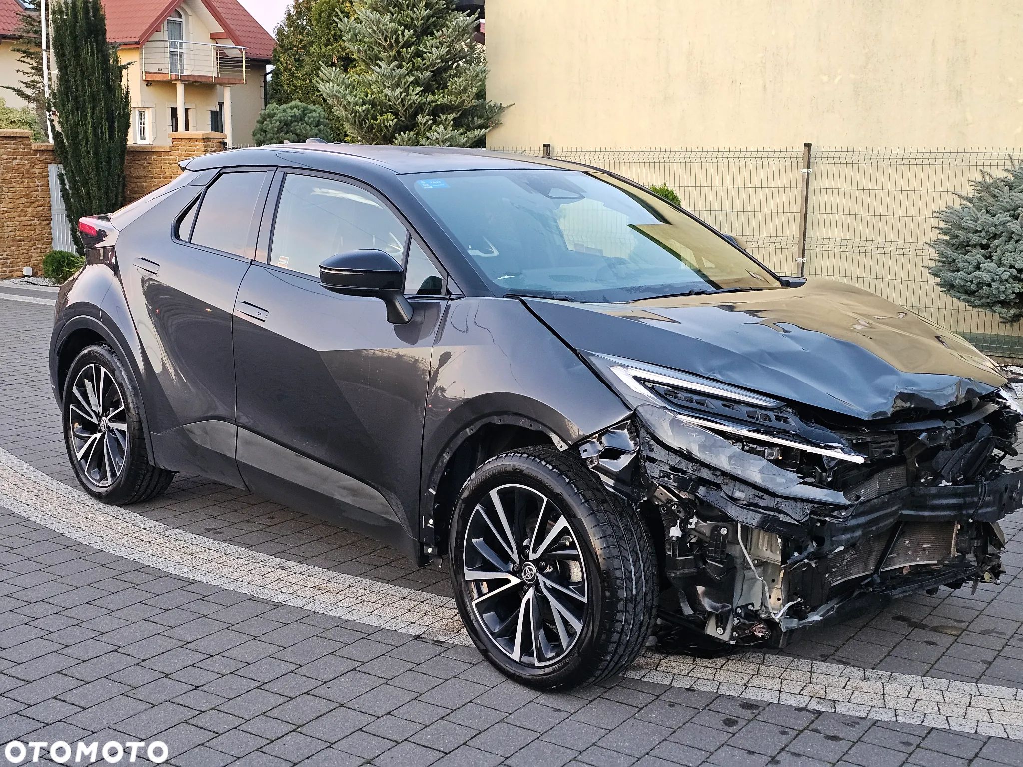 Toyota C-HR 1.8 Hybrid Executive - 1