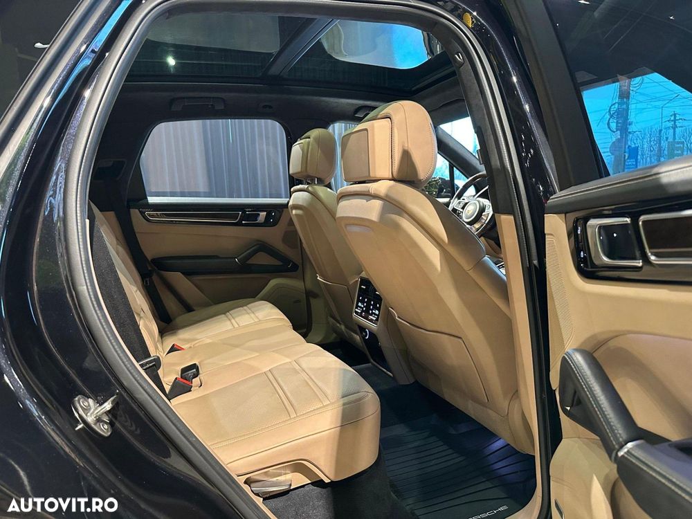 Porsche Cayenne S - 17