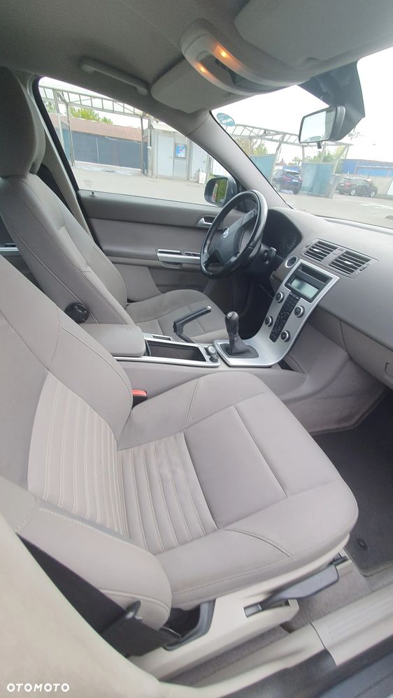 Volvo S40 2.0D Momentum - 11