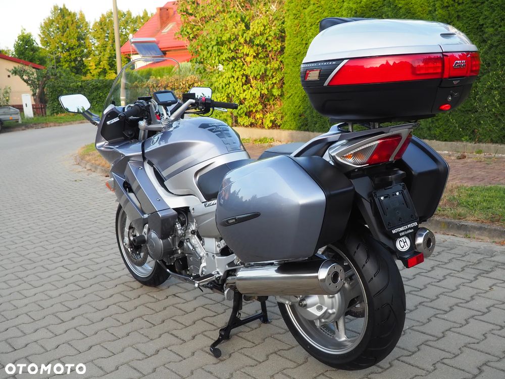 Yamaha FJR - 8