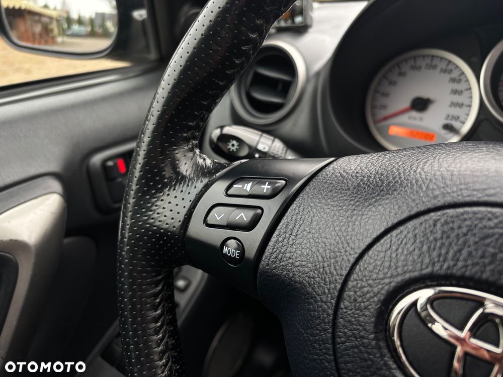 Toyota RAV4 2.0 VVT-i 4x4 - 31