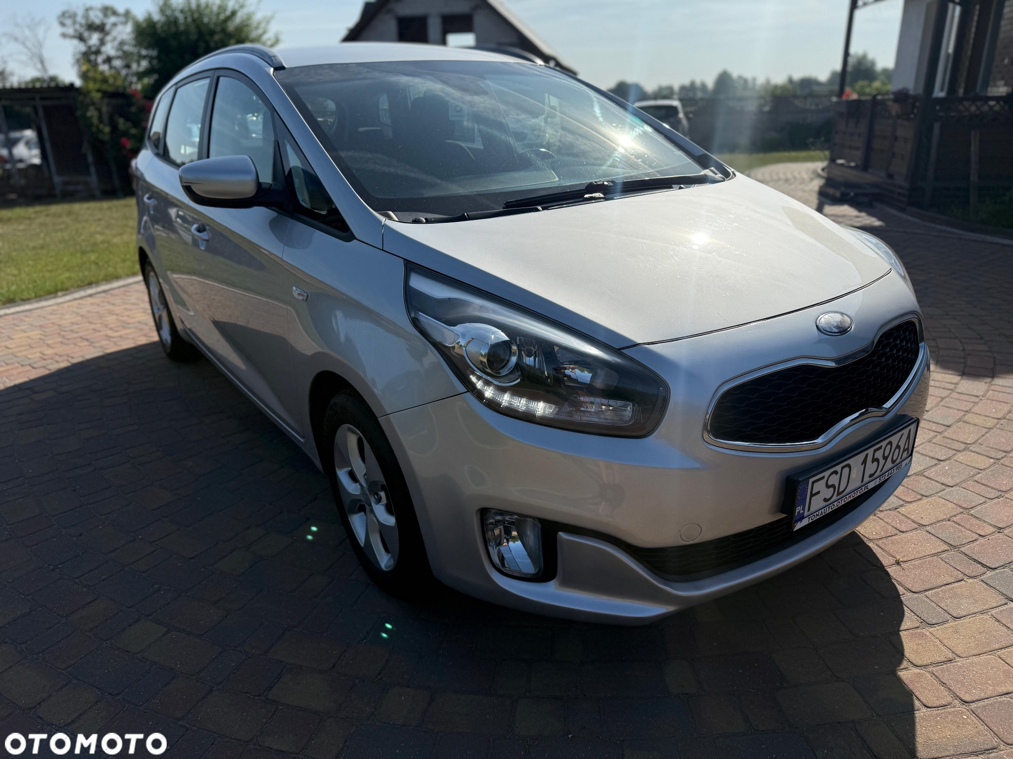 Kia Carens - 14