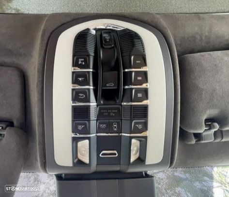 Porsche Cayenne Turbo S Tiptronic S - 24