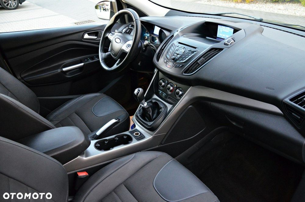 Ford Kuga - 36