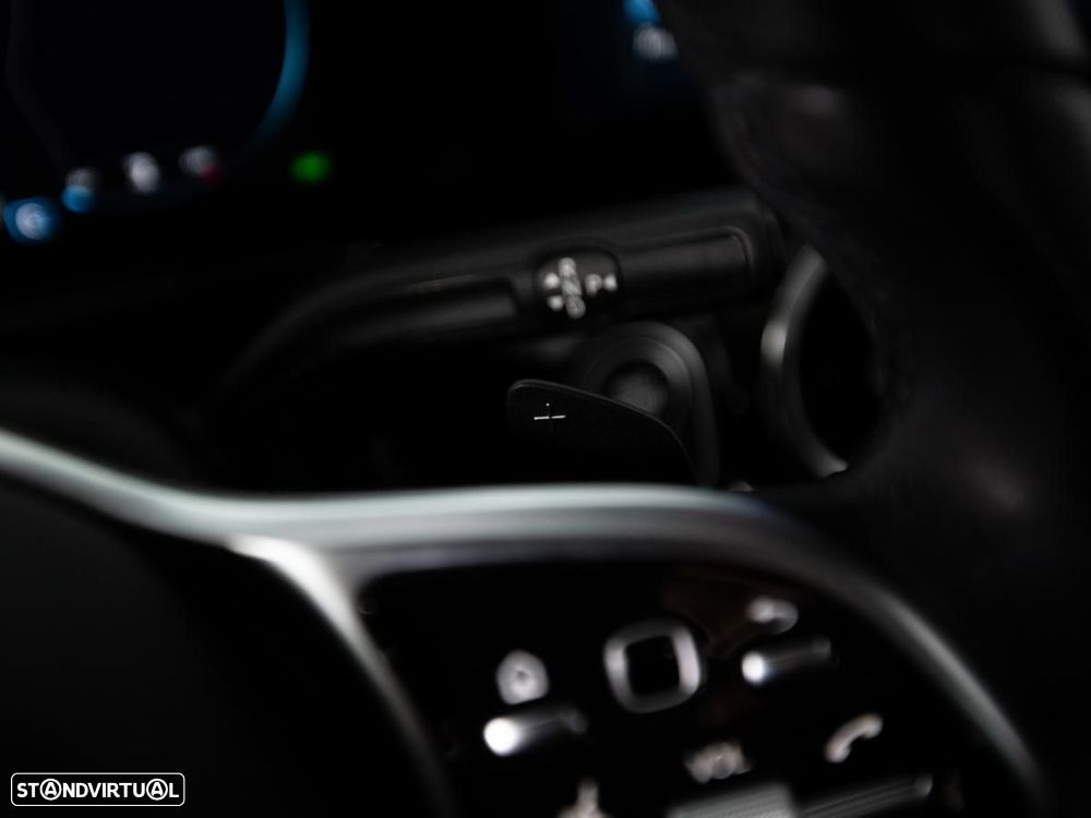 Mercedes-Benz GLA 250 8G-DCT Progressive - 17