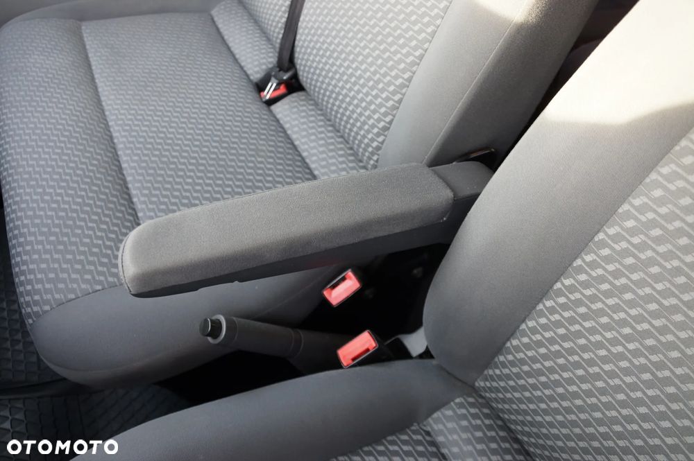 Volkswagen Caravelle L2 Trendline Mixt - 16