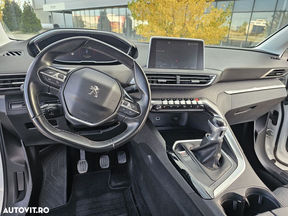 Peugeot 5008 PureTech 130 Stop & Start Allure Business-Paket - 24