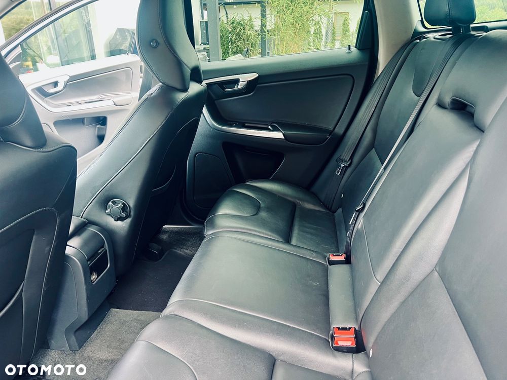 Volvo XC 60 D4 Kinetic - 16