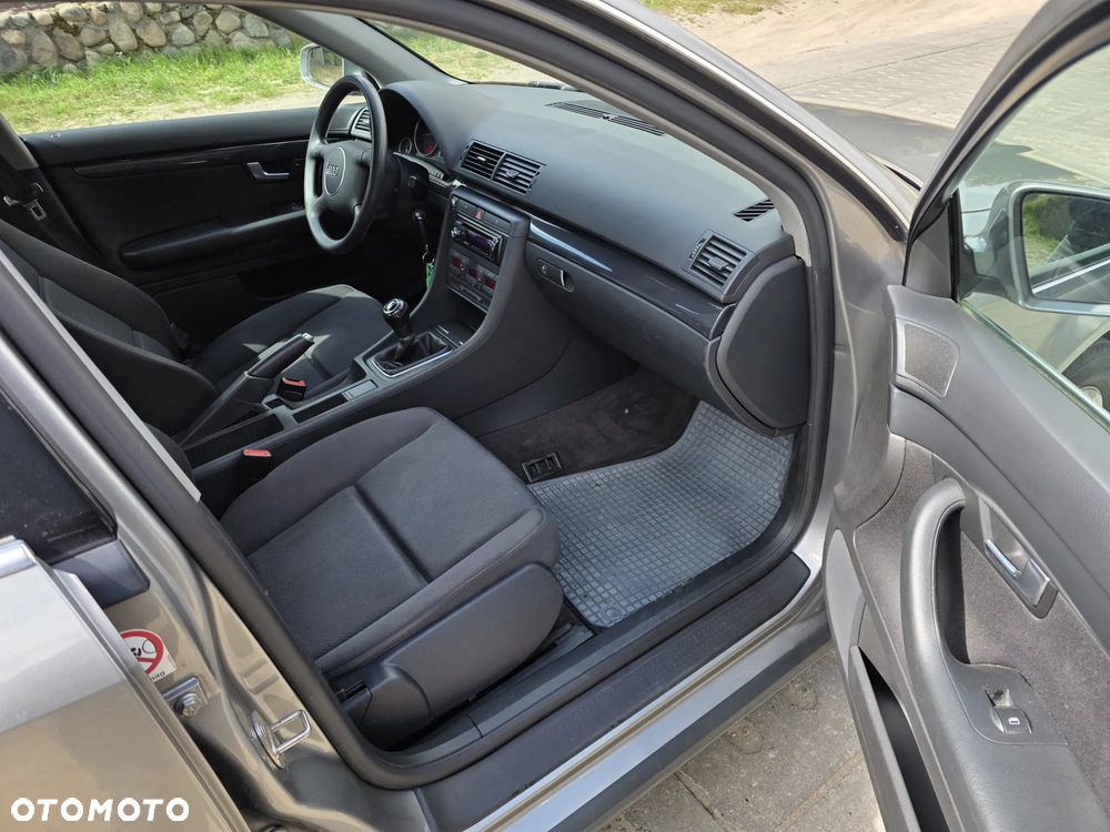 Audi A4 Limousine - 13