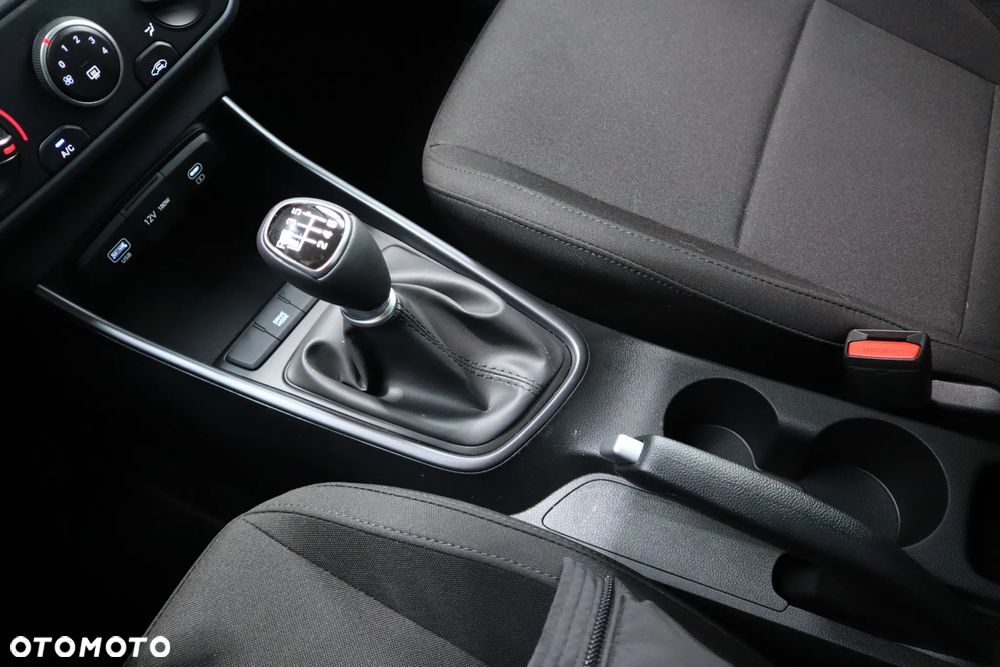 Hyundai i20 1.2 Modern - 17