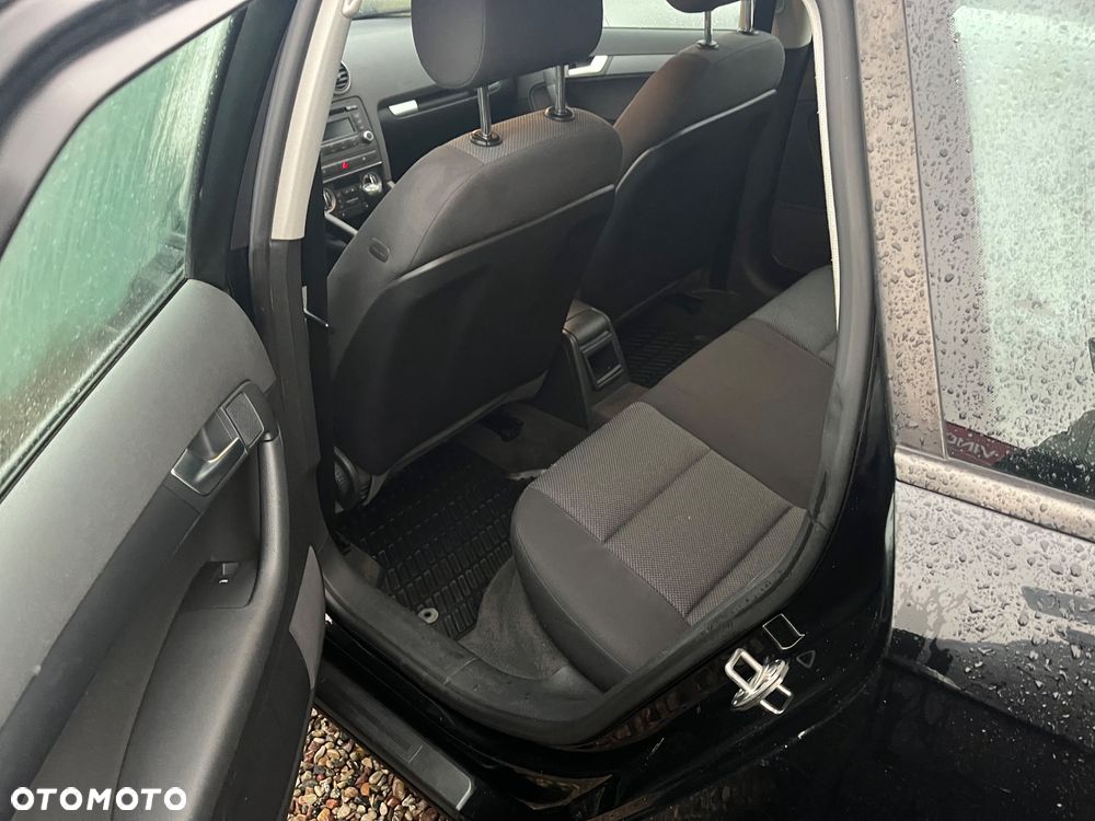 Audi A3 3-drzwiowe 1.6 TDI DPF Ambiente - 9