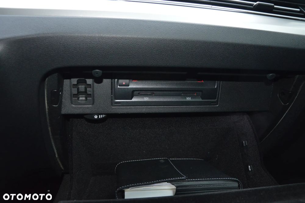 Volkswagen Passat Variant - 33