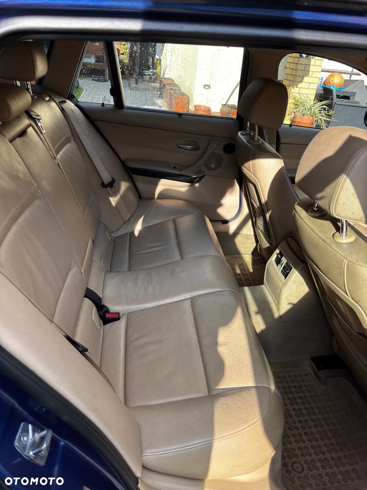 BMW Seria 3 318d - 12