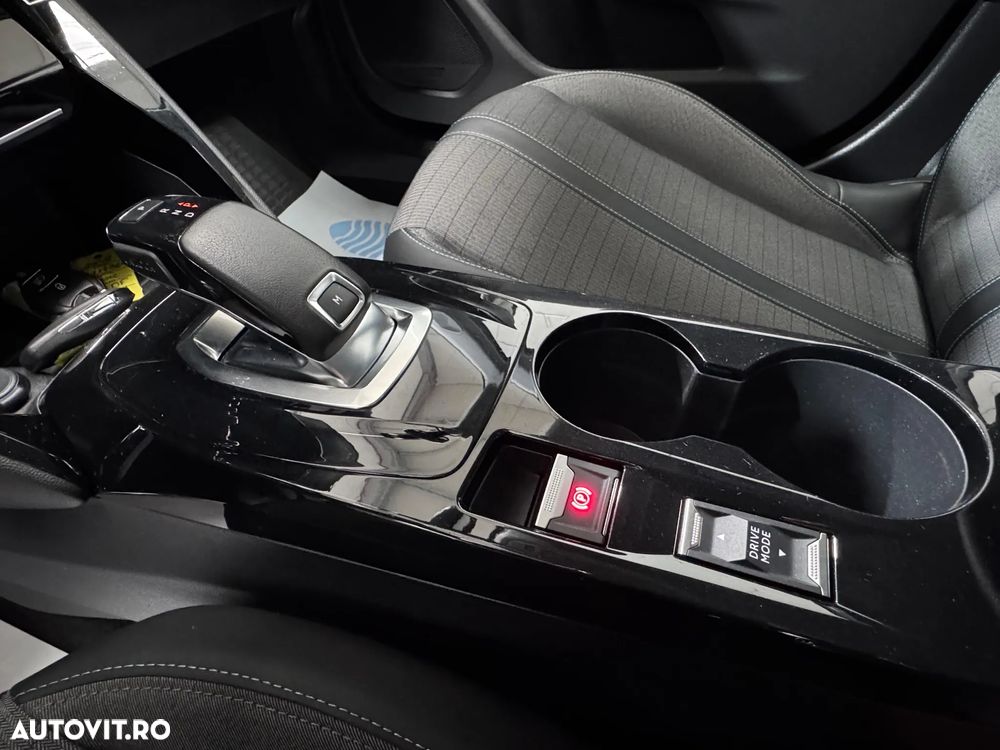 Peugeot 2008 1.5 BlueHDI EAT8 STT GT - 20