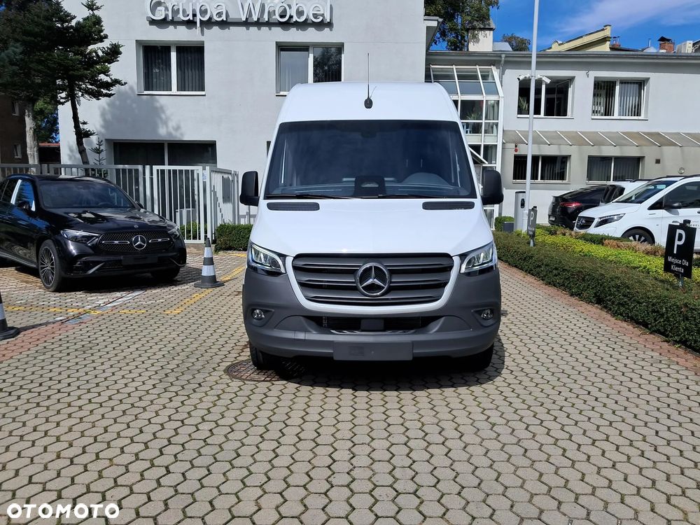 Mercedes-Benz Sprinter - 2