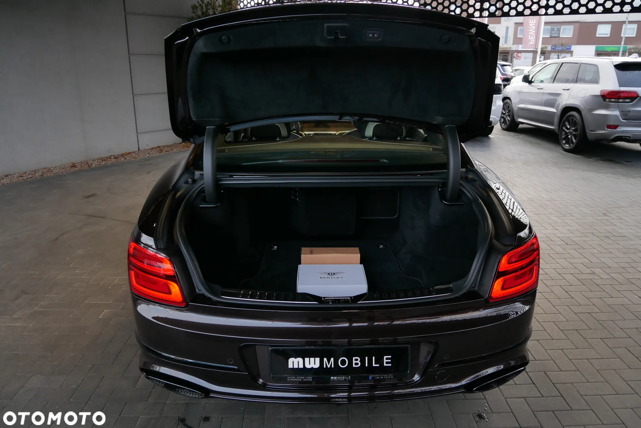 Bentley Flying Spur - 35
