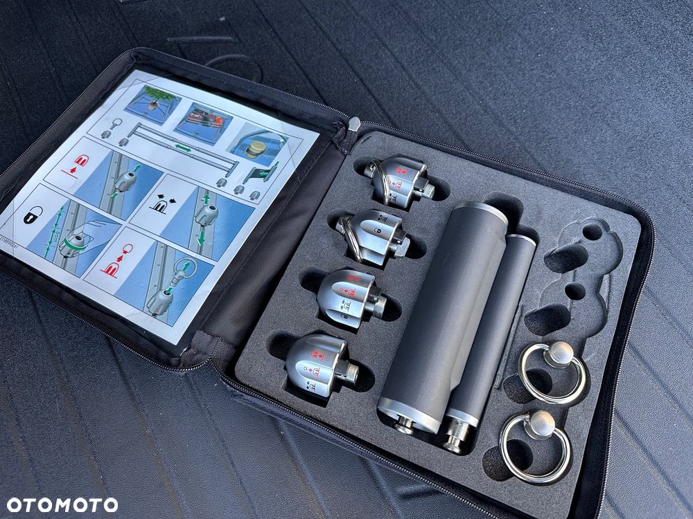 Mercedes-Benz Klasa E - 23