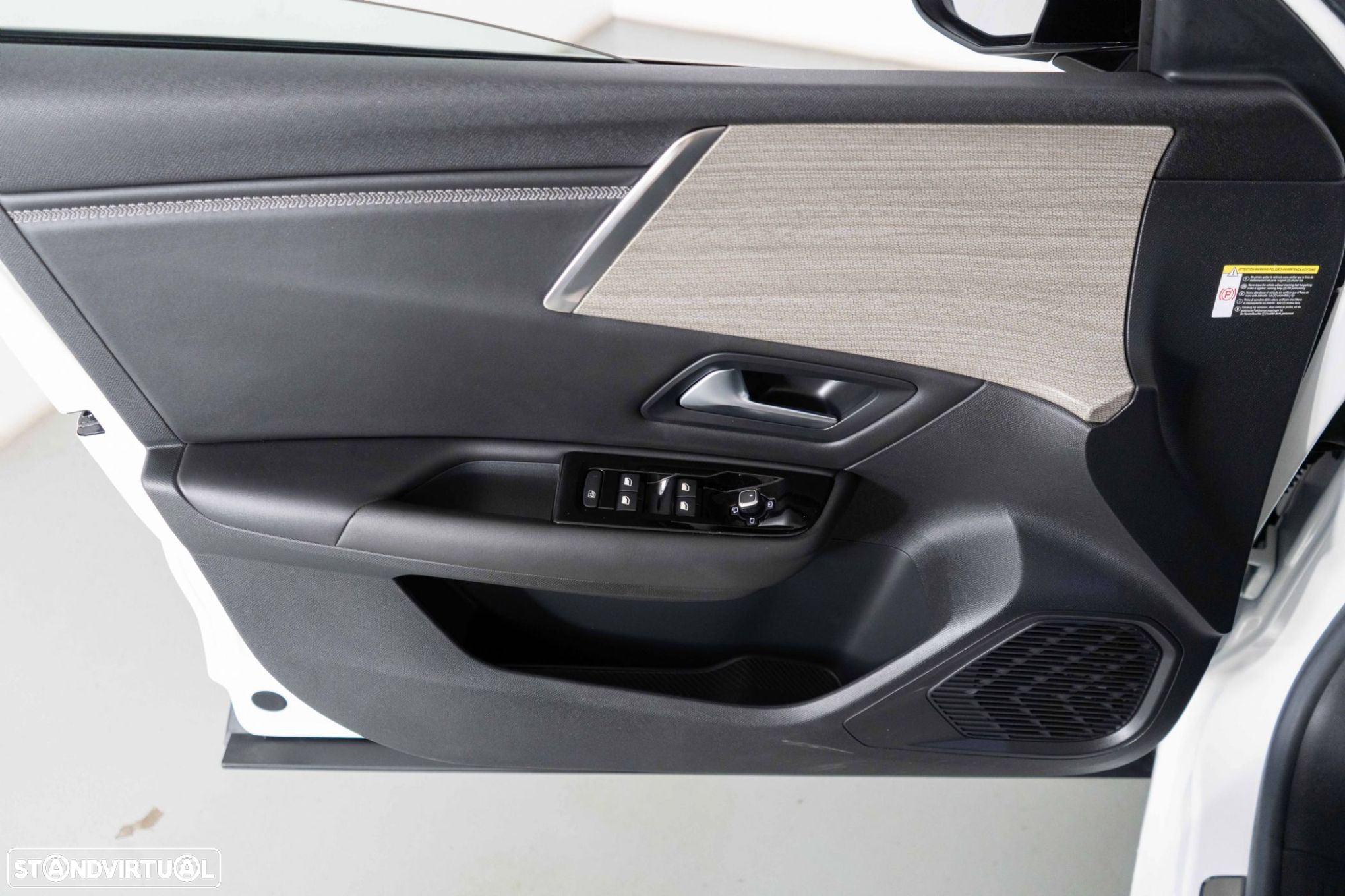 Citroën C5 X 1.6 Hybrid Shine Pack e-EAT8 - 21