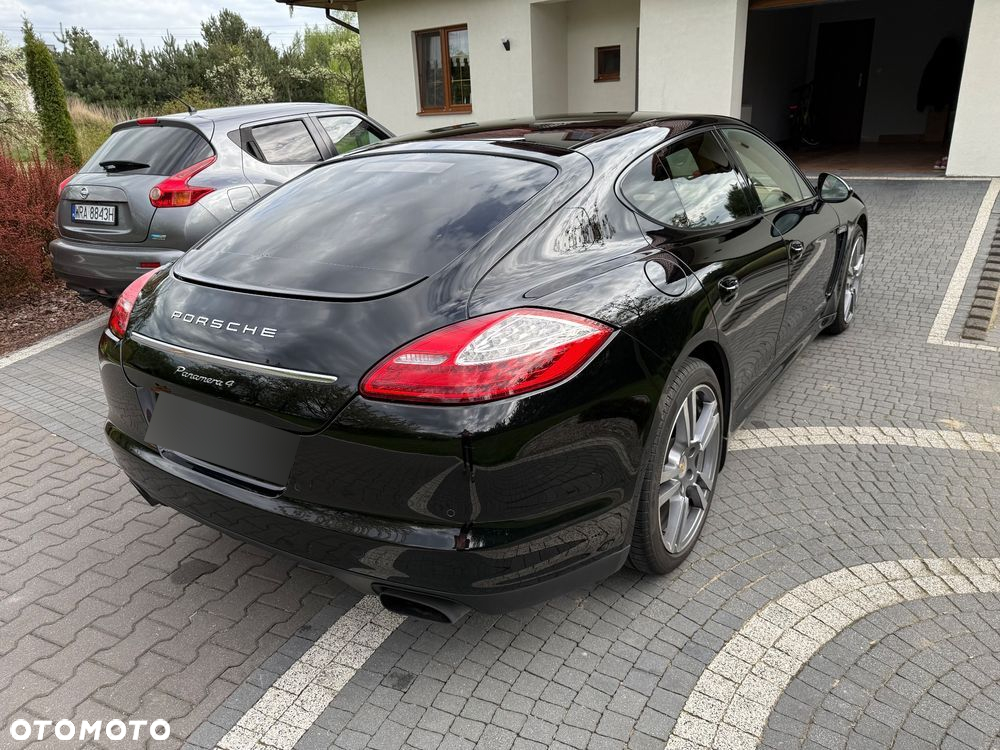 Porsche Panamera 4 PDK Platinum Edition - 4