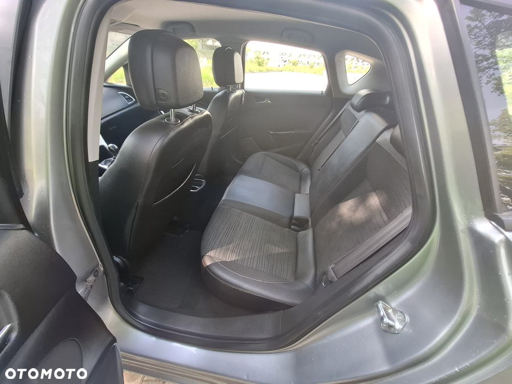 Opel Astra 1.6 Enjoy - 11