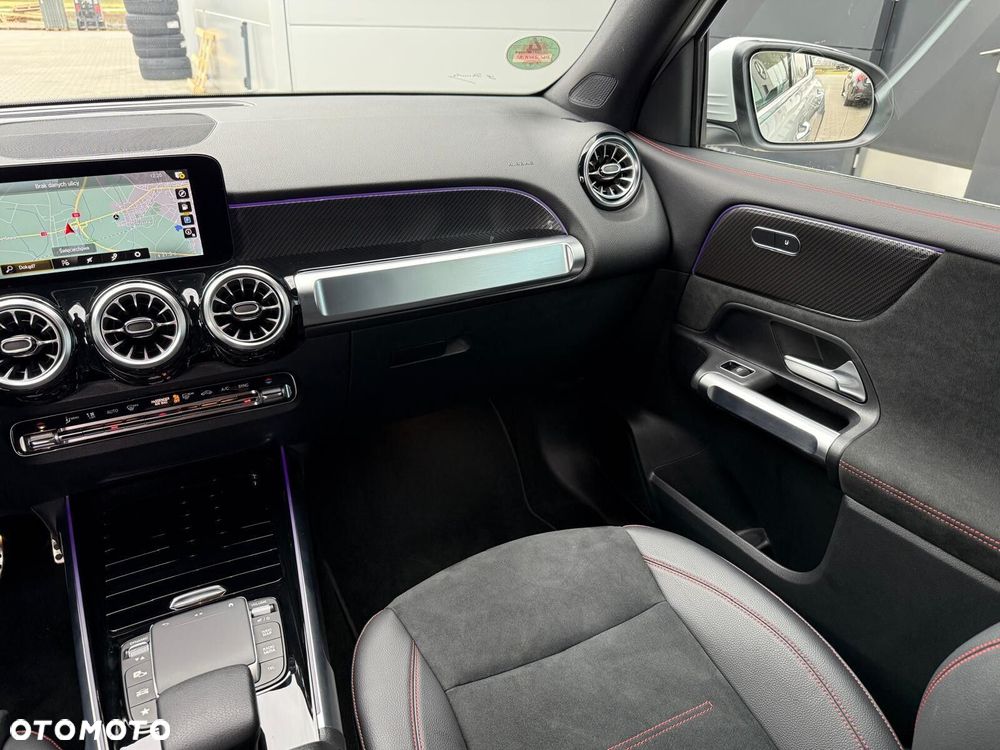 Mercedes-Benz GLB 200 4-Matic AMG Line 8G-DCT - 14