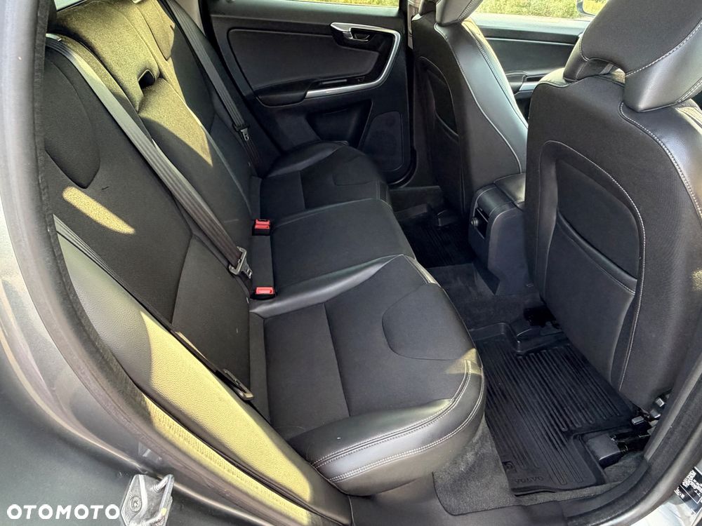 Volvo XC 60 D3 Momentum - 10