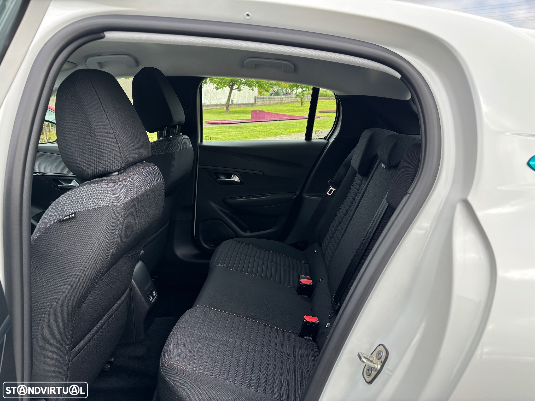 Peugeot e-208 50 kWh Active Pack - 6