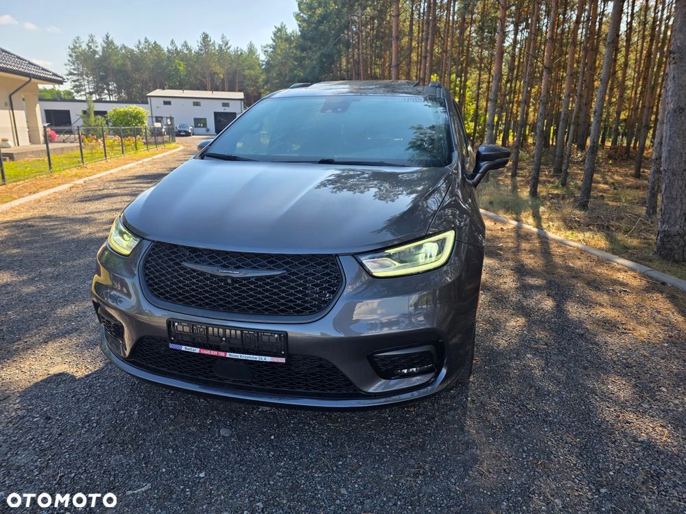 Chrysler Pacifica - 2