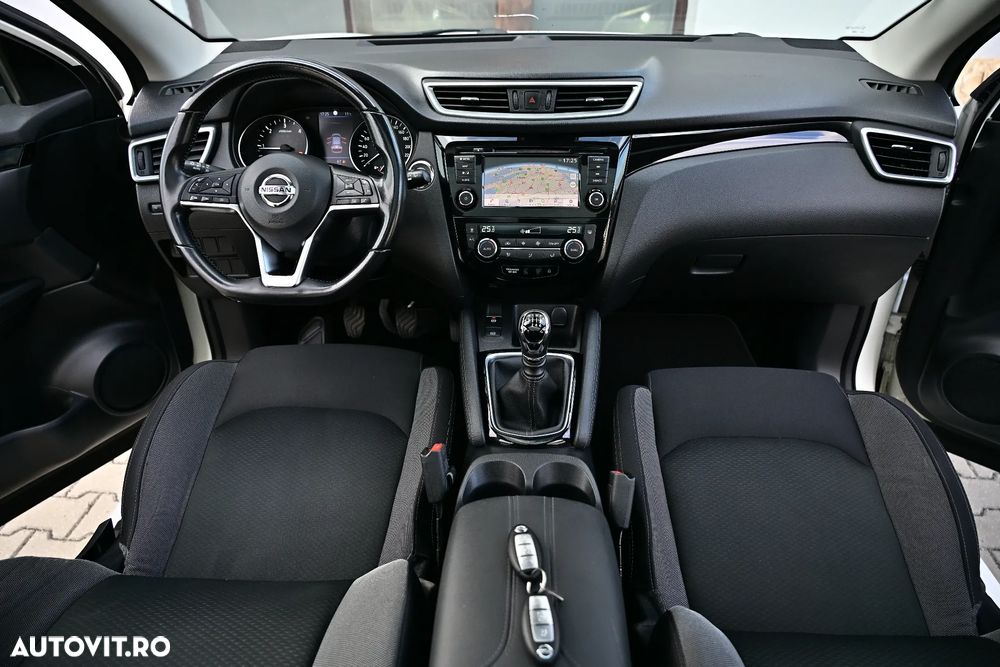 Nissan Qashqai 1.7 dCi TEKNA - 28