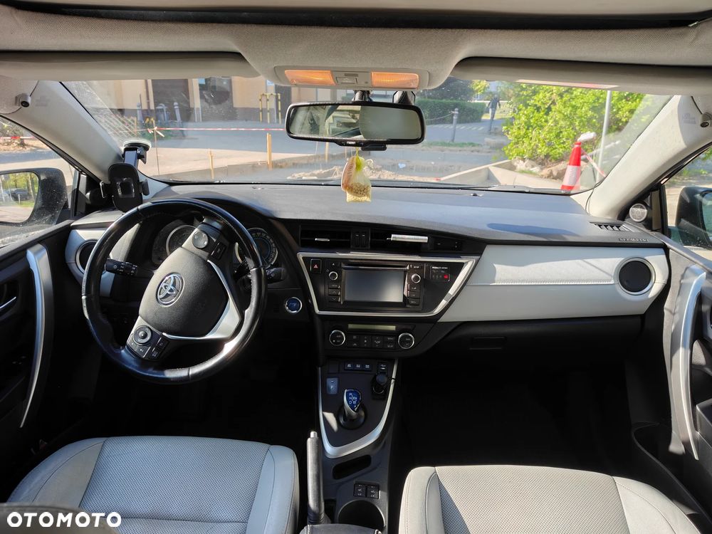 Toyota Auris - 11