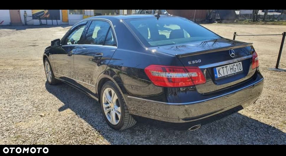 Mercedes-Benz Klasa E 300 CDI BlueEff Avantgarde - 2