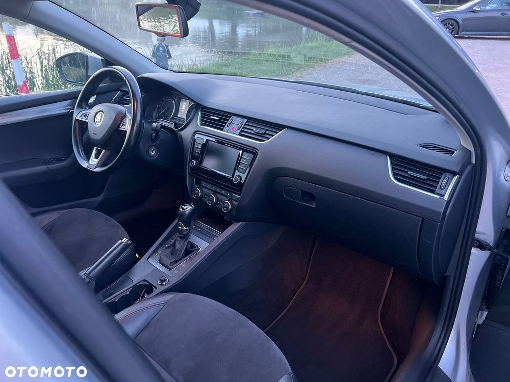 Skoda Octavia Scout 2.0 TDI 4x4 DSG - 11