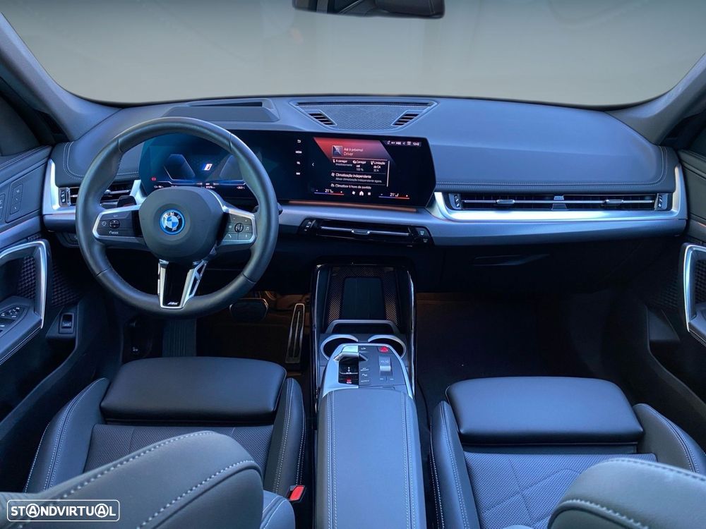 BMW iX1 xDrive30 Pack Desportivo M - 4