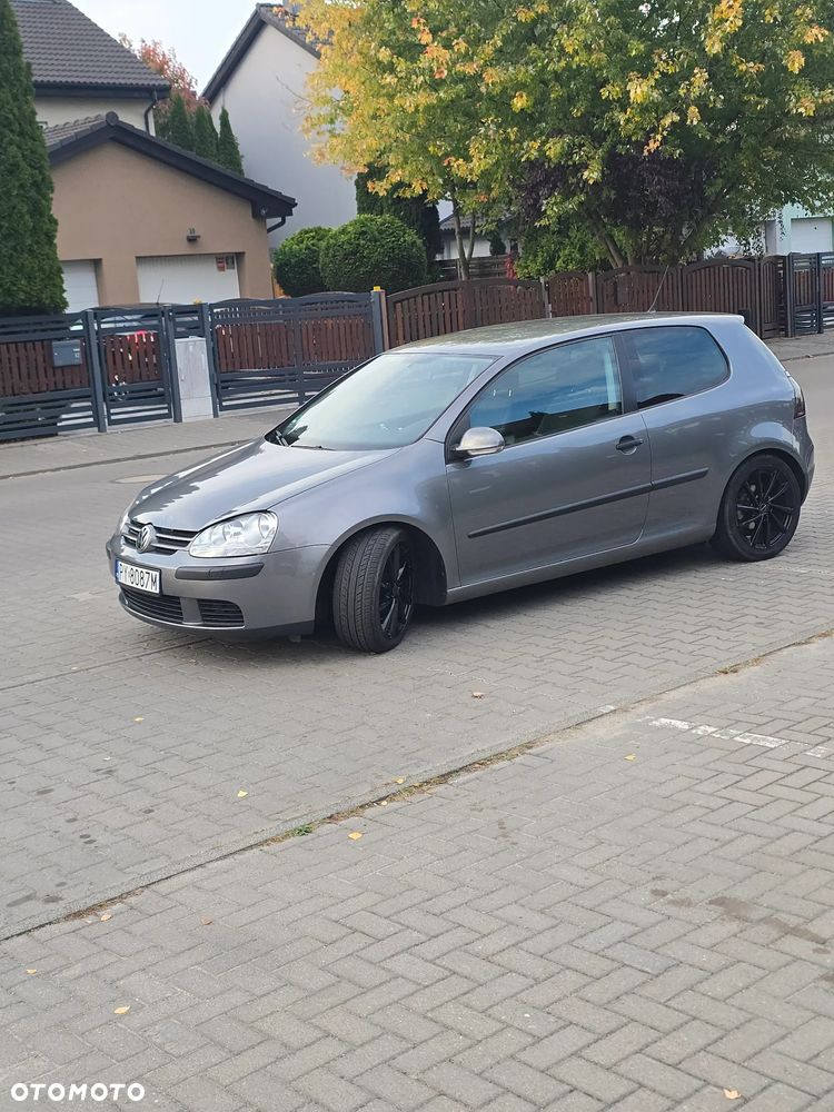 Volkswagen Golf - 5