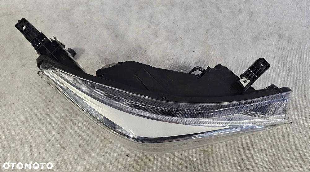 PRAWA LAMPA LED MG 3 11202780 - 2