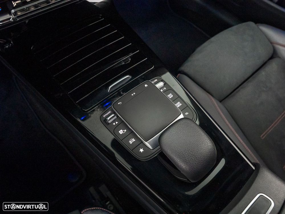 Mercedes-Benz A 250 e AMG Line - 22