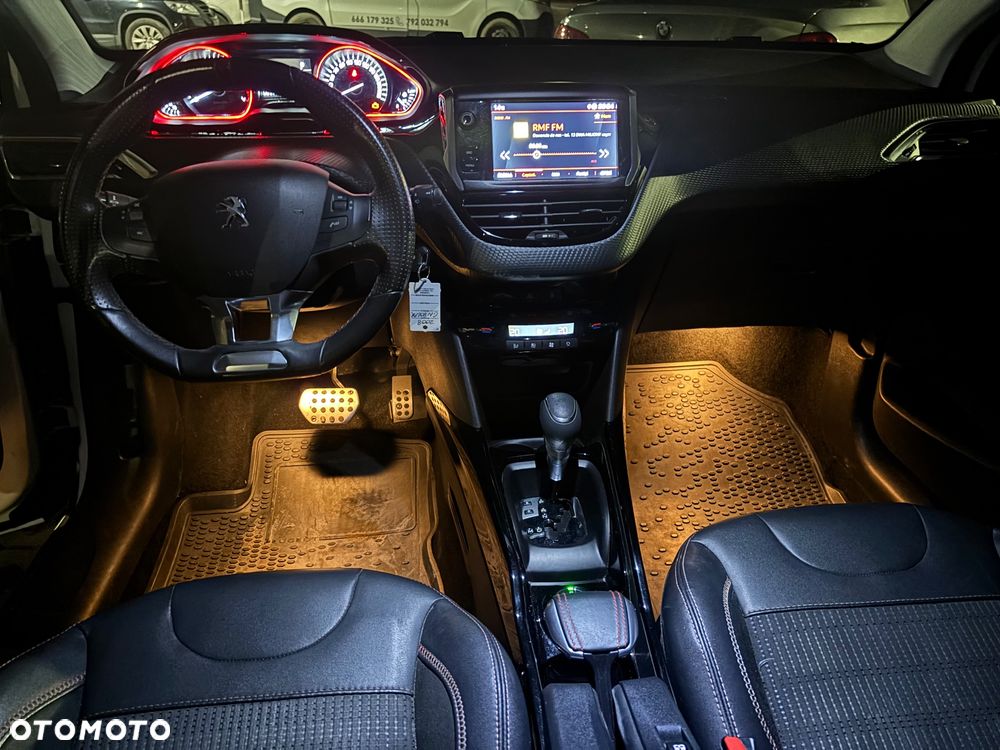 Peugeot 2008 1.2 PureTech GT Line S&S EAT8 - 23