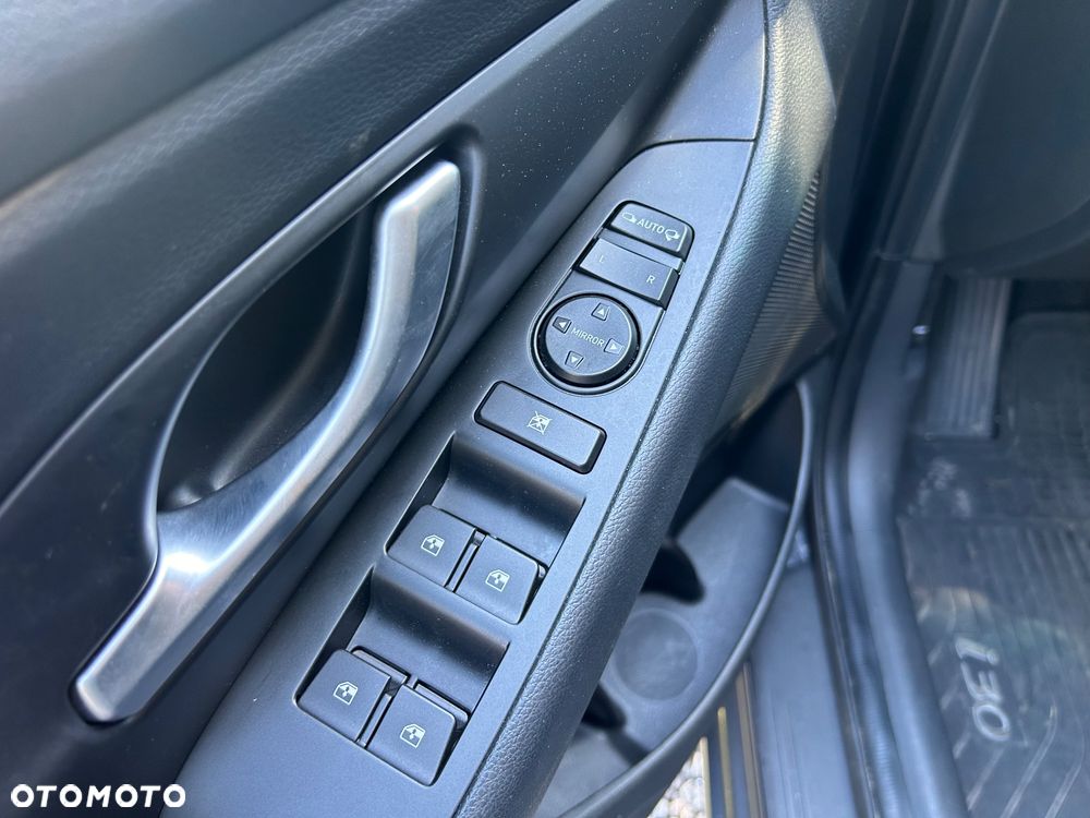 Hyundai i30 1.0 T-GDI Premium - 12
