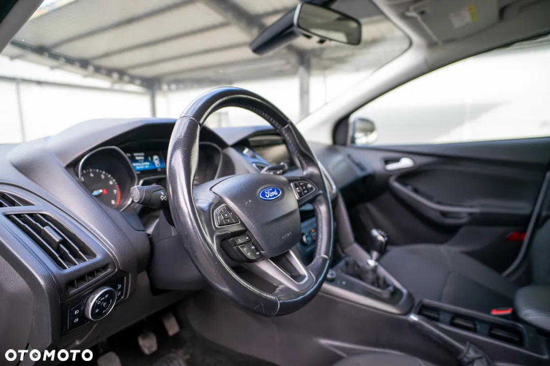 Ford Focus Turnier 1.5 EcoBoost Start-Stopp-System ACTIVE - 20