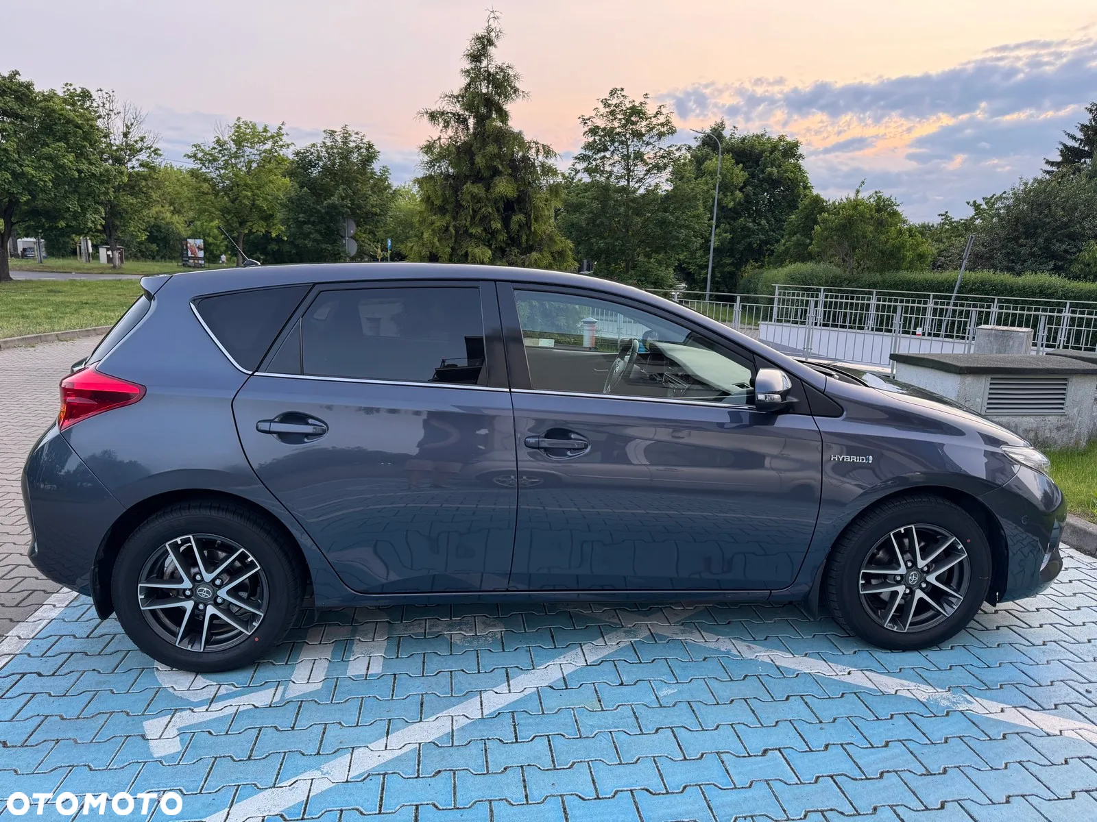 Toyota Auris Hybrid 135 Premium - 7