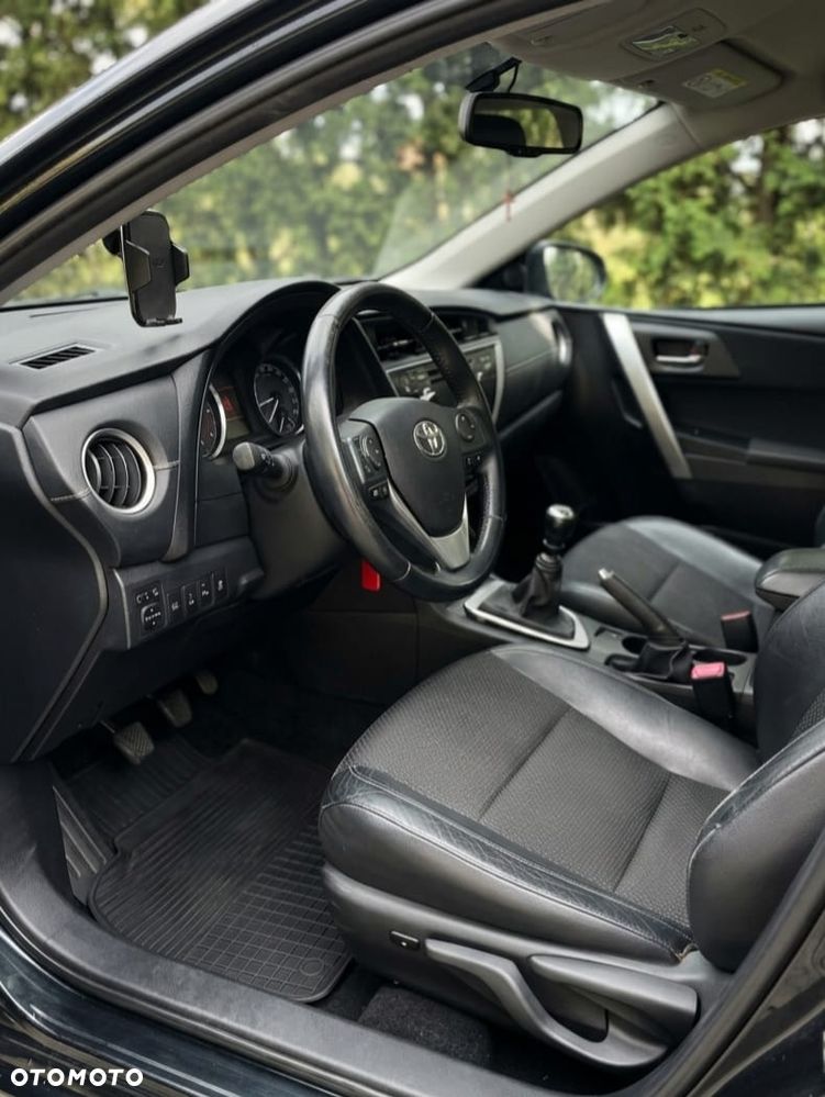 Toyota Auris 2.0 D-4D Prestige - 9