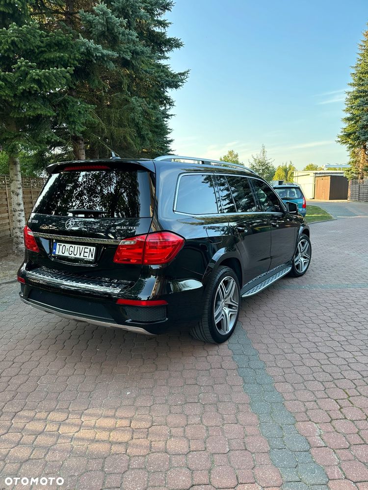 Mercedes-Benz GL 350 BlueTec 4-Matic - 12