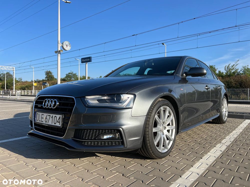 Audi A4 Limousine 2.0 TDI DPF quattro S tronic S line Sportpaket - 4